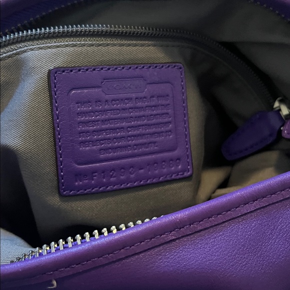 Vintage Coach Purple Leather Shoulder Bag - Picture 4 of 10